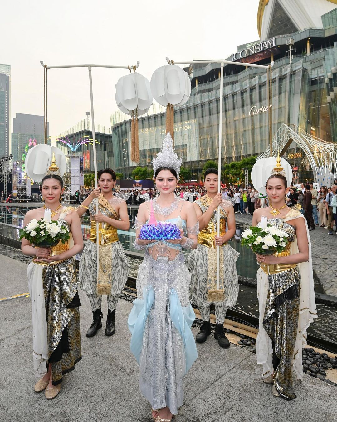 เบคกี้ - รีเบคก้า แพทรีเซีย อาร์มสตรอง