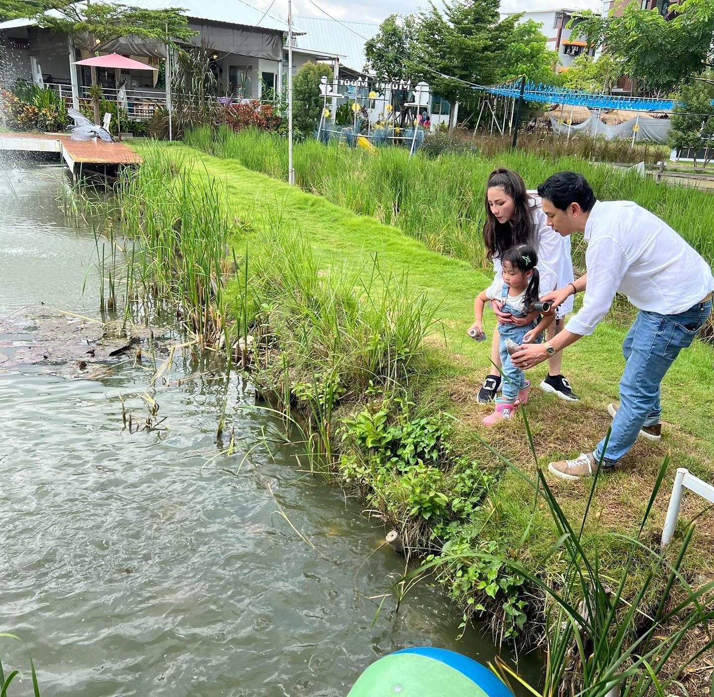 ลี - นาตาลี เจียรวนนท์