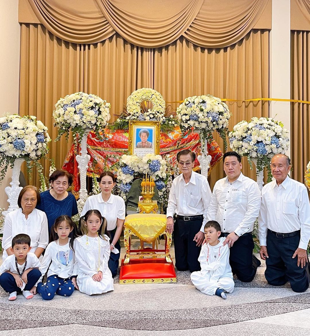 นุ้ย - สุจิรา อรุณพิพัฒน์