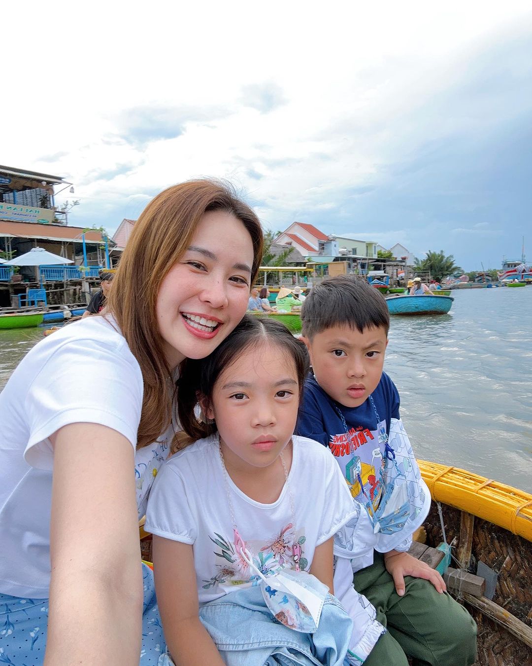 นุ้ย - สุจิรา อรุณพิพัฒน์