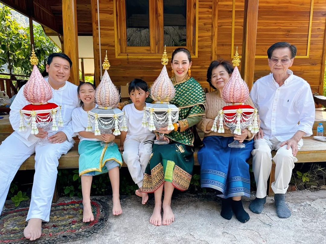 นุ้ย - สุจิรา อรุณพิพัฒน์