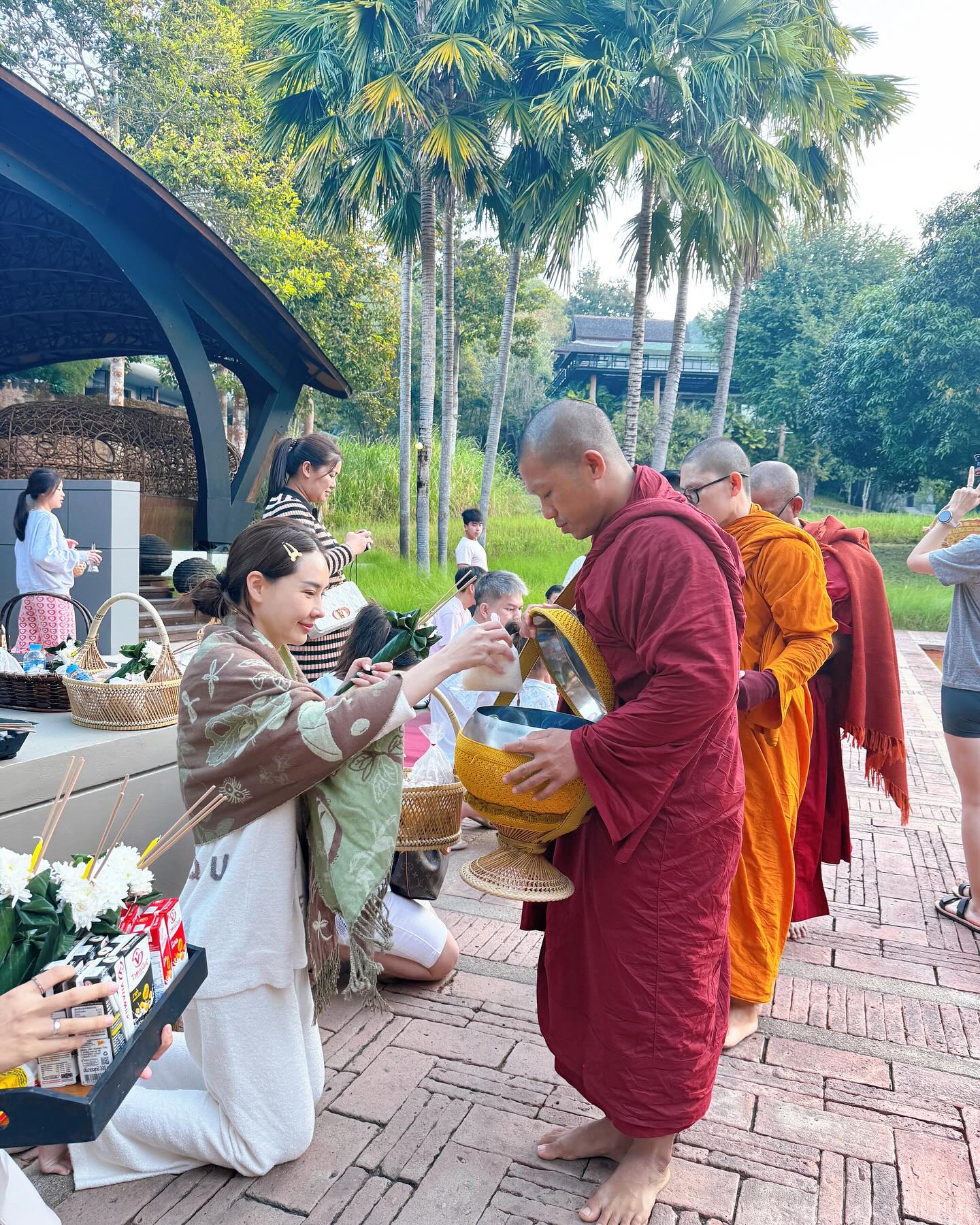 นุ้ย - สุจิรา อรุณพิพัฒน์