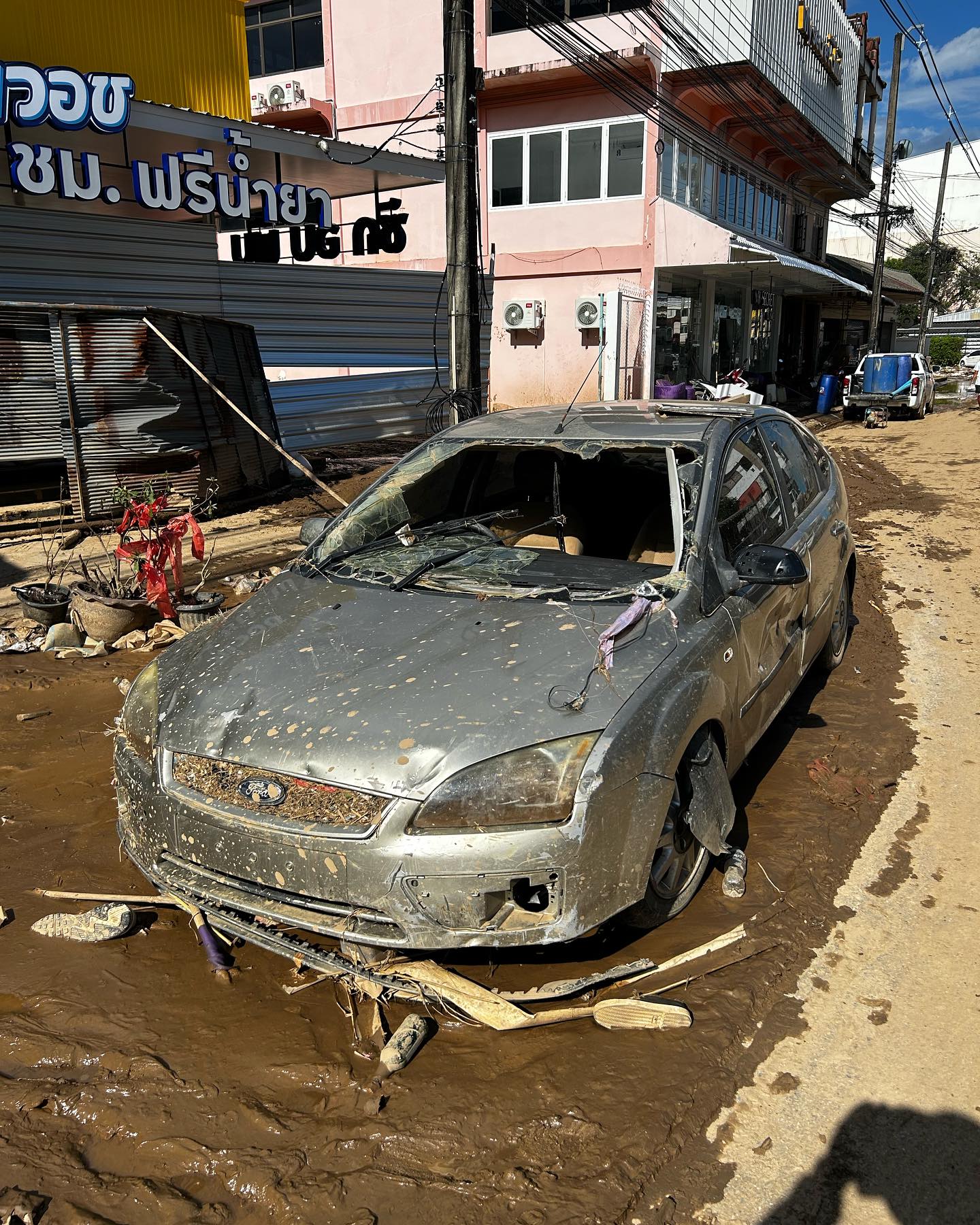 เพชร - กรุณพล เทียนสุวรรณ