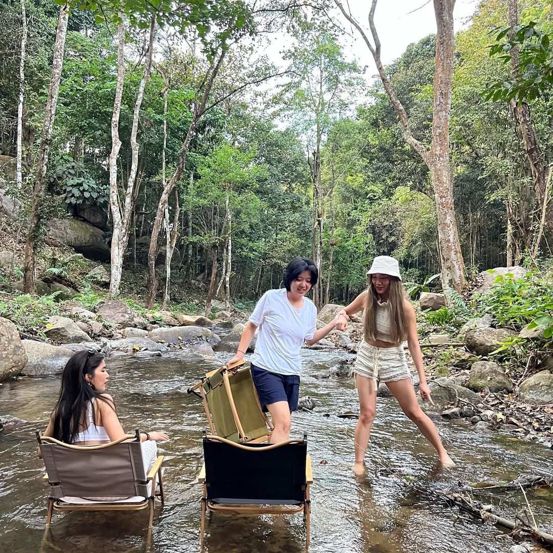 วี - วิโอเลต วอเทียร์