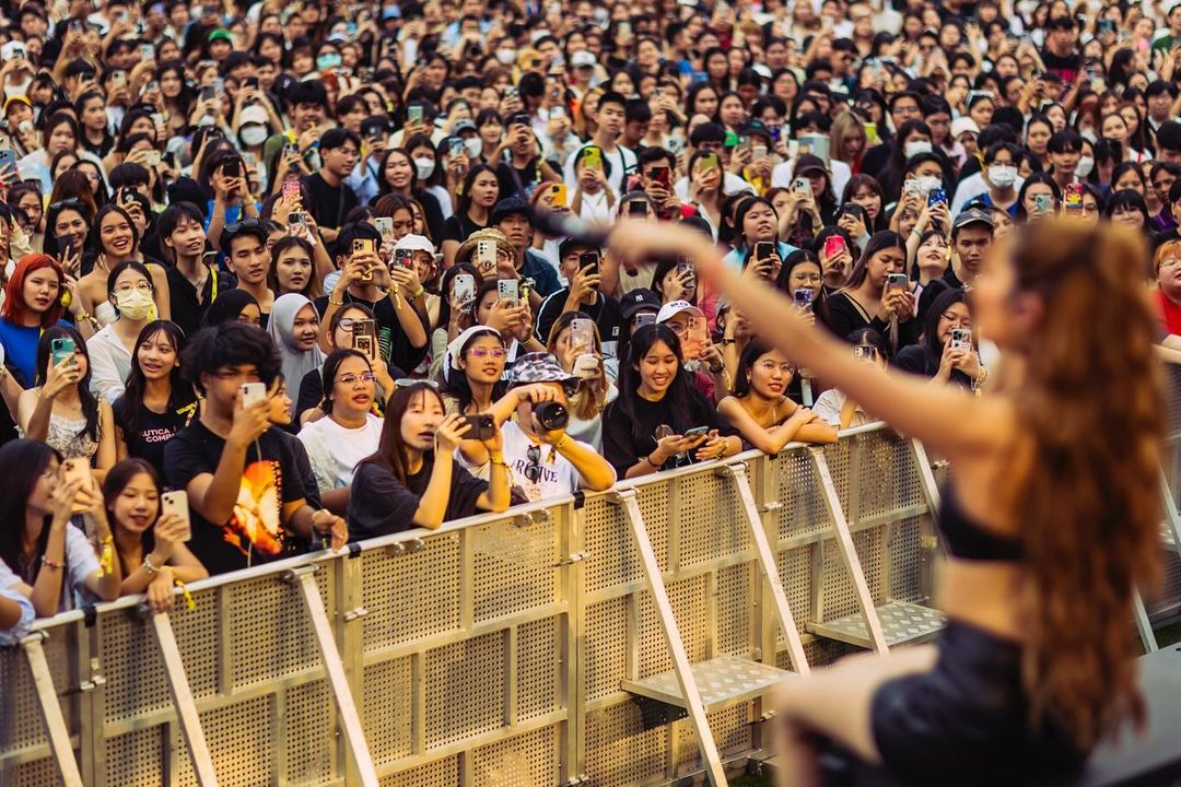 วี - วิโอเลต วอเทียร์