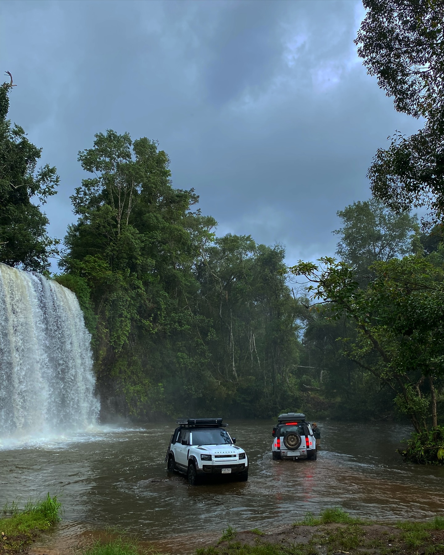 เมทัล สุขขาว