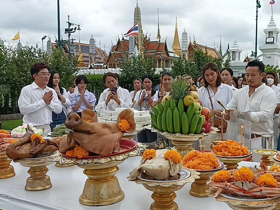 เบนซ์ - พรชิตา ณ สงขลา