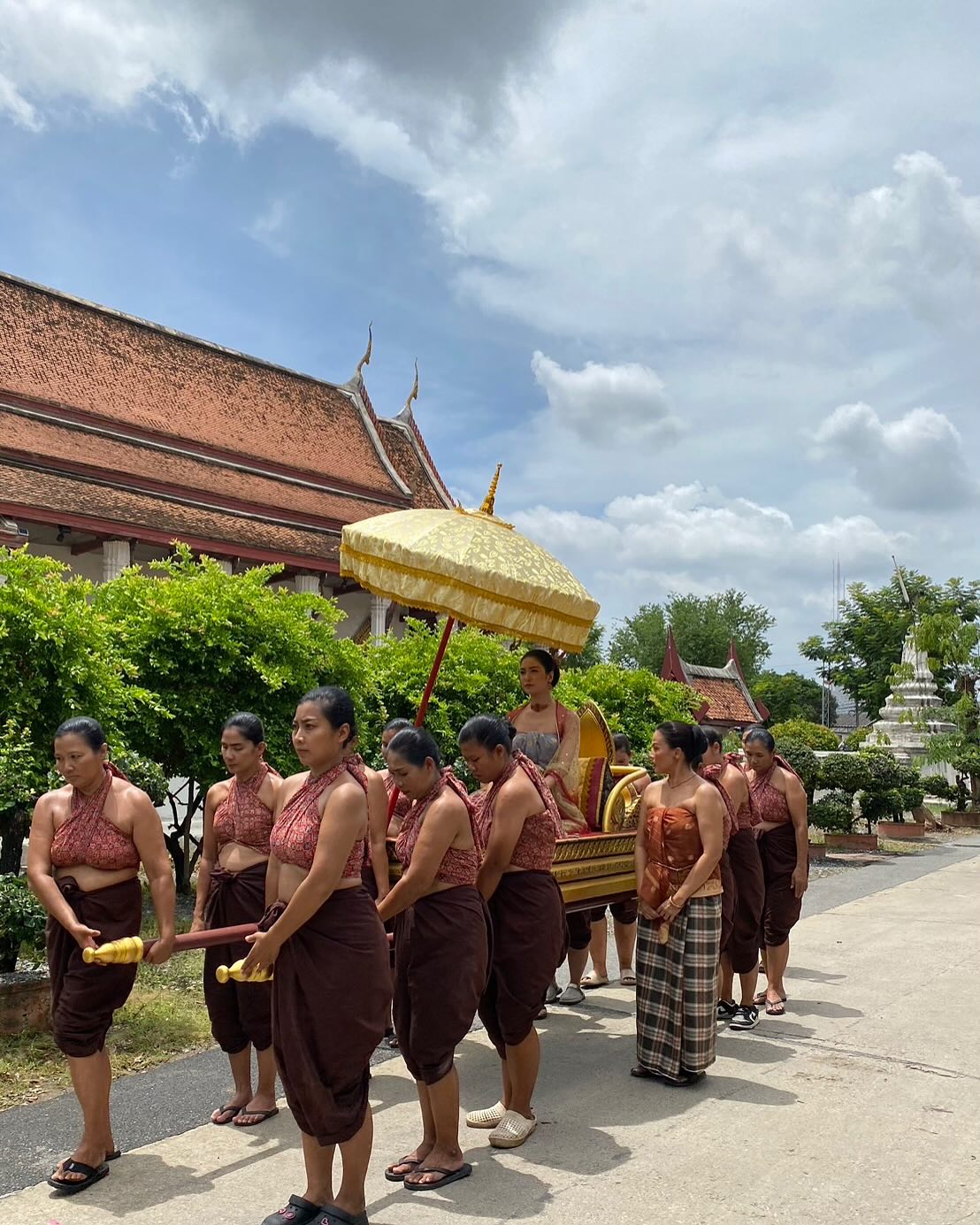 เฟิร์น - นพจิรา ฤกษ์ขจรนามกุล