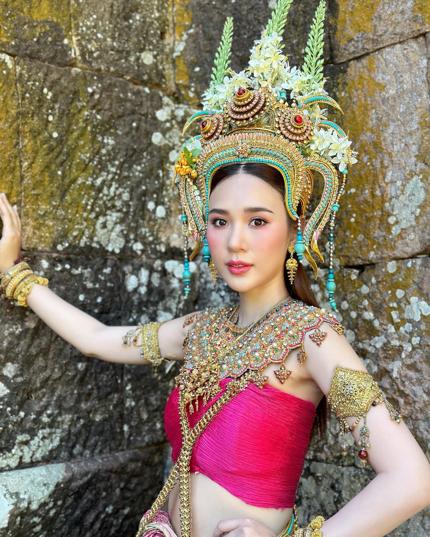 ญดา - นริลญา กุลมงคลเพชร