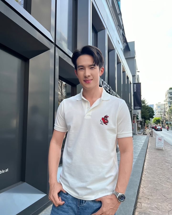 เจมส์ มาร์