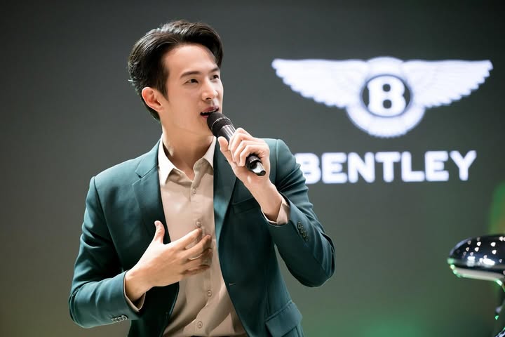 เจมส์ มาร์