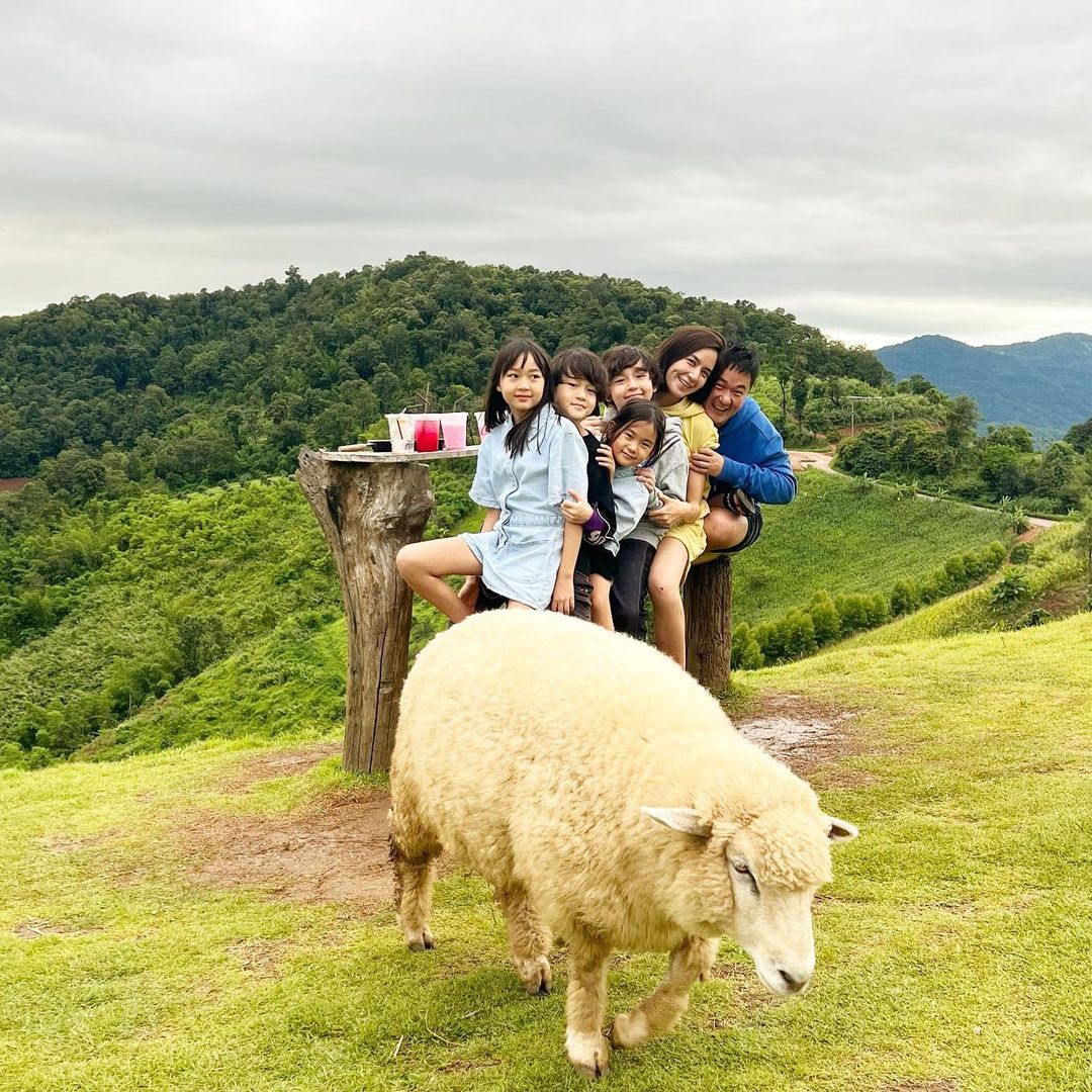 พลอย - ชิดจันทร์ ห่ง