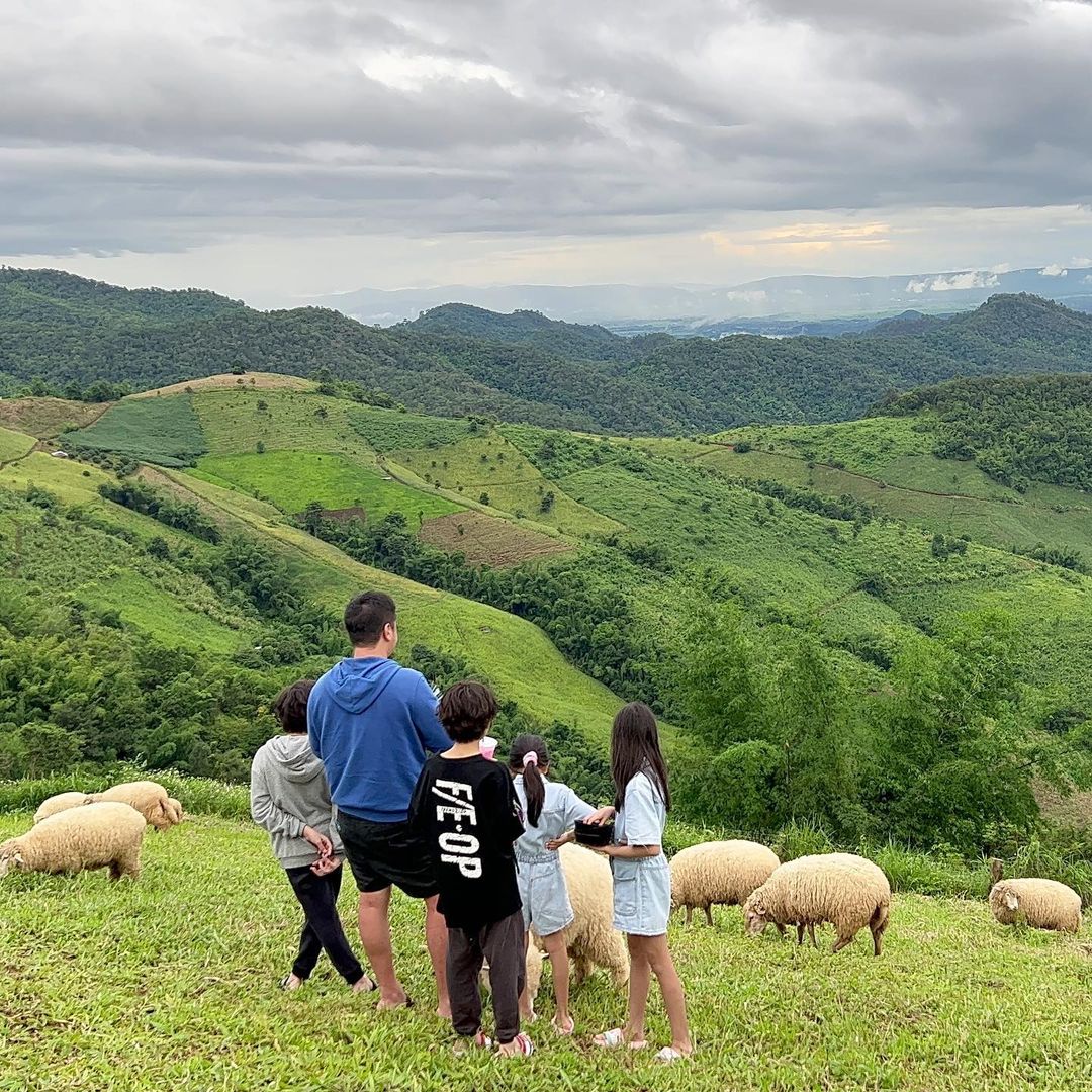 พลอย - ชิดจันทร์ ห่ง